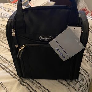 Samsonite carry on- ladies travel kit NWT